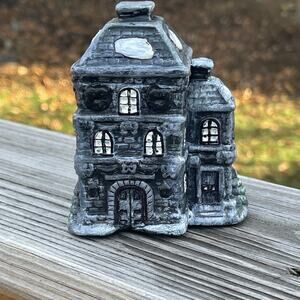 Creepy Gothic Xmas Christmas Haunted House Village Miniature Brownstone Building